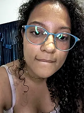 Snapshot of CristalXO chatting on 2, 4, 2026 CristalXO online show from 2, 4, 2026