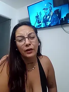 kuramaqueen online show from 2, 3, 2026