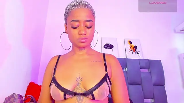 Snapshot of AgathaBladde chatting on 24, 5, 2026 AgathaBladde online show from 24, 5, 2026