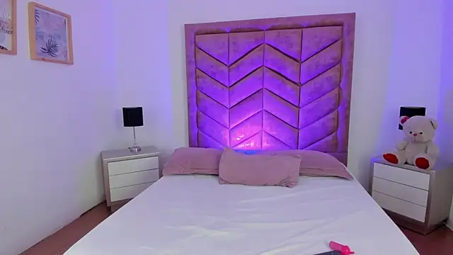 Zoe Banx online show from 17, 4, 2026