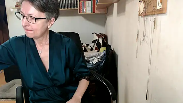 katemodel online show from 29, 10, 2025