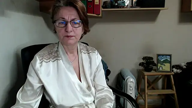 katemodel online show from 4, 4, 2026