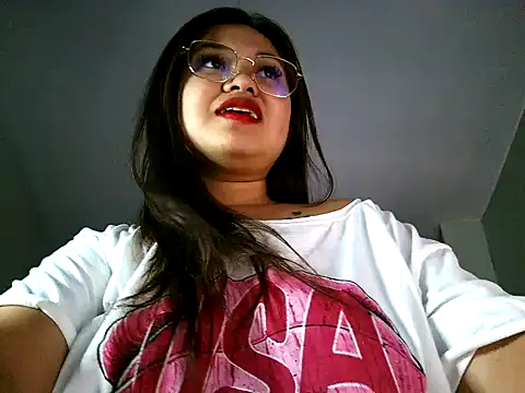 Snapshot of Chillntalkmami chatting on 26, 4, 2026 Chillntalkmami online show from 26, 4, 2026