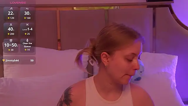 MollyHilton online show from 26, 2, 2026