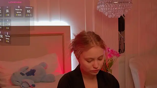 MollyHilton online show from 10, 3, 2026