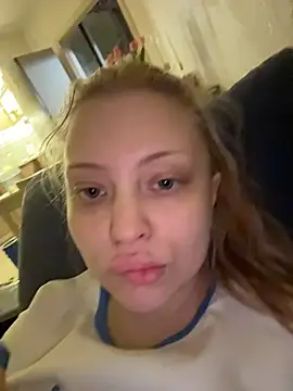 MollyHilton online show from 8, 3, 2026