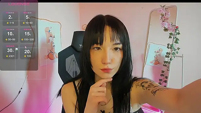 AliceeinWonderlanddd online show from 30, 4, 2026
