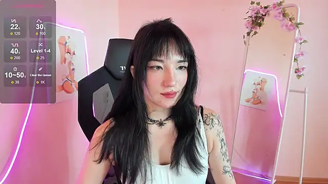 Snapshot of AliceeinWonderlanddd chatting on 3, 7, 2026 AliceeinWonderlanddd online show from 3, 7, 2026
