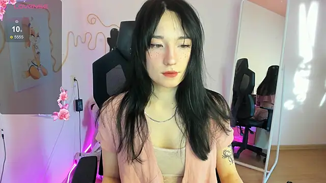 AliceeinWonderlanddd online show from 28, 2, 2026