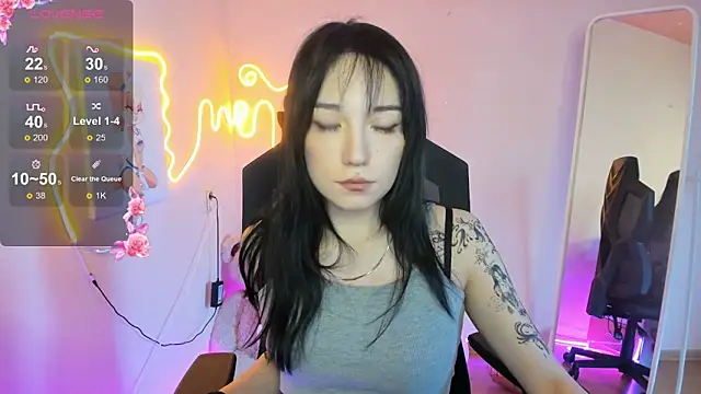 AliceeinWonderlanddd online show from 22, 2, 2026