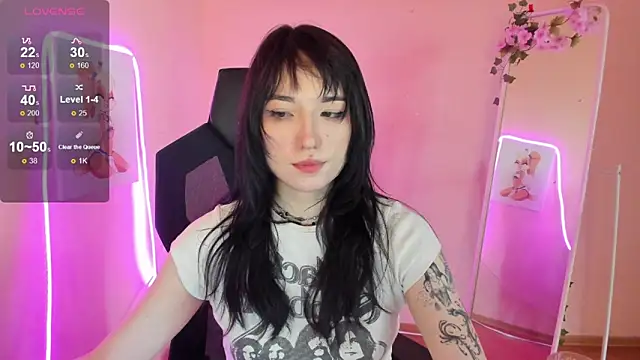 Snapshot of AliceeinWonderlanddd chatting on 11, 6, 2026 AliceeinWonderlanddd online show from 11, 6, 2026