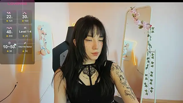 AliceeinWonderlanddd online show from 9, 5, 2026