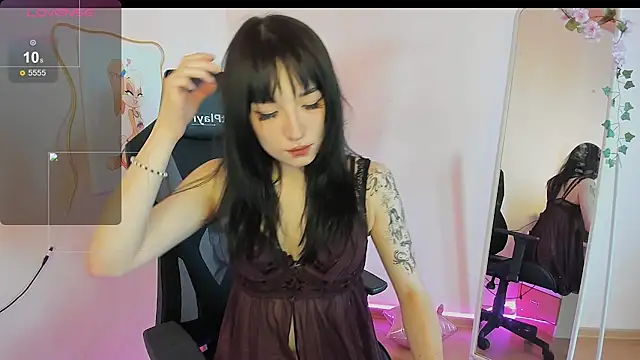 AliceeinWonderlanddd online show from 25, 4, 2026
