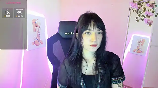 Snapshot of AliceeinWonderlanddd chatting on 14, 7, 2026 AliceeinWonderlanddd online show from 14, 7, 2026