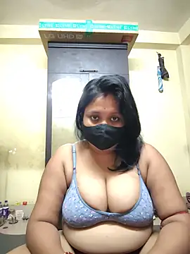 Snapshot of Curvy_Trisha chatting on 26, 5, 2026 Curvy Trisha online show from 26, 5, 2026