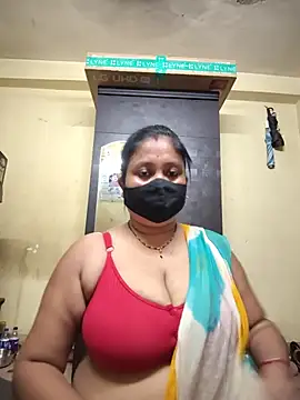 Snapshot of Curvy_Trisha chatting on 4, 6, 2026 Curvy Trisha online show from 4, 6, 2026
