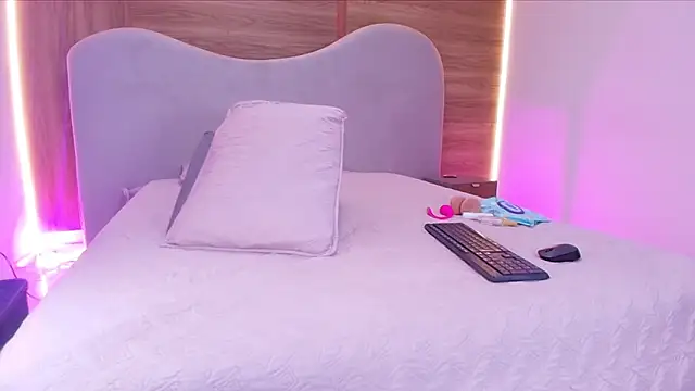 shaina adams online show from 28, 2, 2026