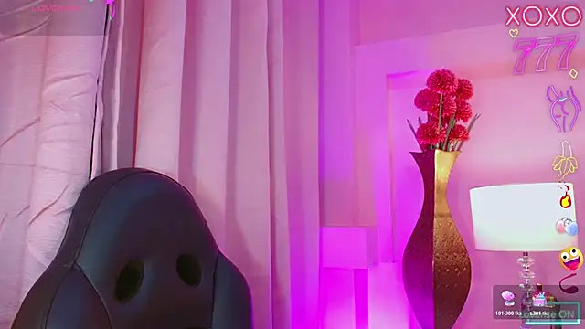 Maia Hotts online show from 7, 4, 2026