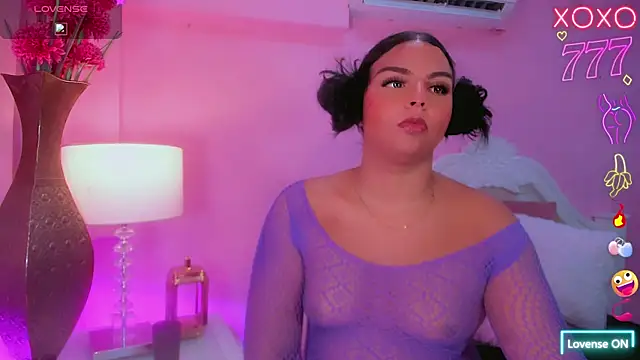 Maia Hotts online show from 6, 4, 2026