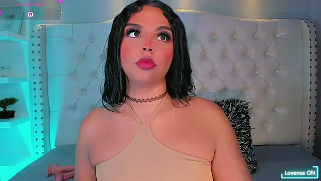 Snapshot of Maia_Hotts chatting on 27, 6, 2026 Maia Hotts online show from 27, 6, 2026