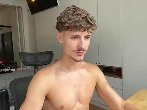 vitoraugustoxxx online show from 5, 2, 2026