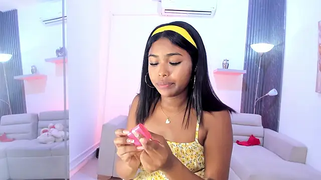 TAHIELA  online show from 11, 3, 2026