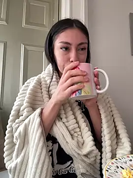 Bonny Eva online show from 19, 4, 2026