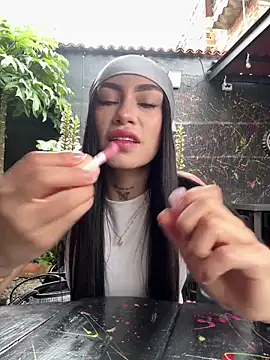 Bonny Eva online show from 5, 2, 2026