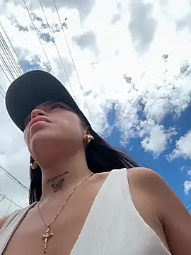 Bonny Eva online show from 20, 4, 2026