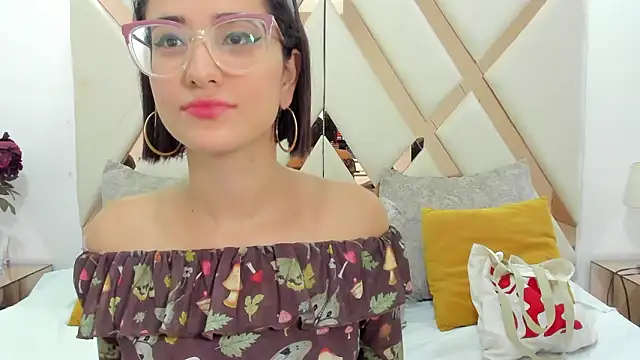 crystalstonee online show from 7, 3, 2026