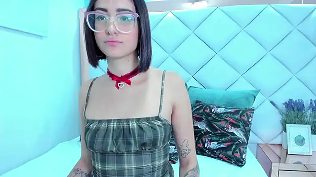 crystalstonee online show from 17, 3, 2026