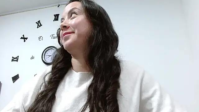 Snapshot of ElaMurray02 chatting on 3, 2, 2026 ElaMurray02 online show from 3, 2, 2026