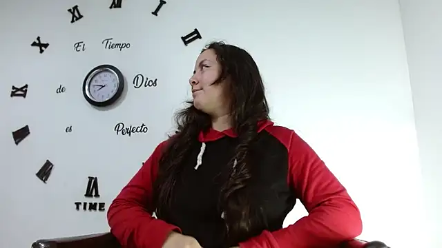 Snapshot of ElaMurray02 chatting on 5, 2, 2026 ElaMurray02 online show from 5, 2, 2026