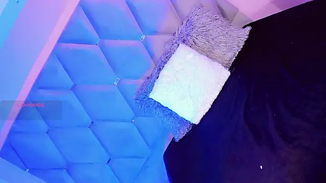 EmmaSweet23 online show from 13, 4, 2026