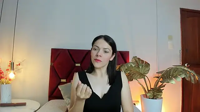 AnnaBroooks online show from 5, 5, 2026