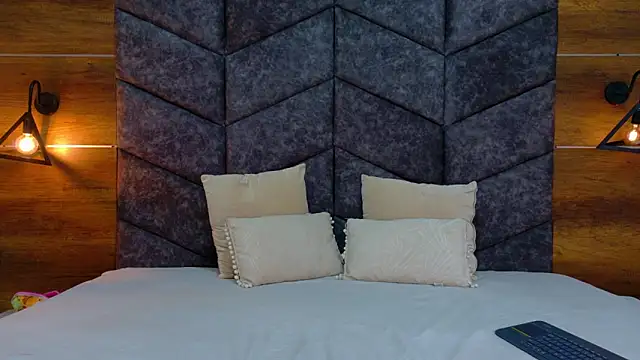 AnnieRouse   online show from 11, 2, 2026