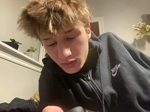 yourwhiteboy1 online show from 8, 3, 2026