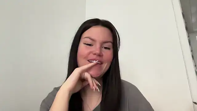 Snapshot of kiaraaaa75 chatting on 1, 3, 2026 kiaraaaa75 online show from 1, 3, 2026