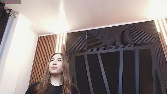 Hanna Becker  online show from 4, 3, 2026