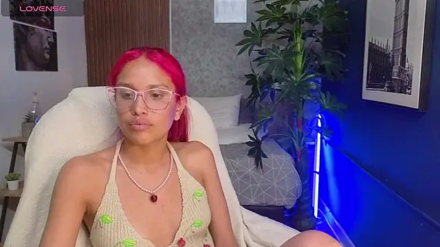 saphire  online show from 15, 4, 2026