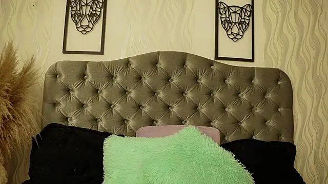 katt eyes  online show from 6, 3, 2026