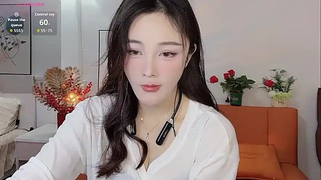 Lisa-295188 online show from 27, 2, 2026