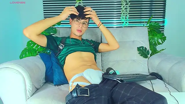 ThiiagoSaeenz online show from 16, 4, 2026