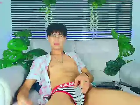 ThiiagoSaeenz online show from 14, 4, 2026