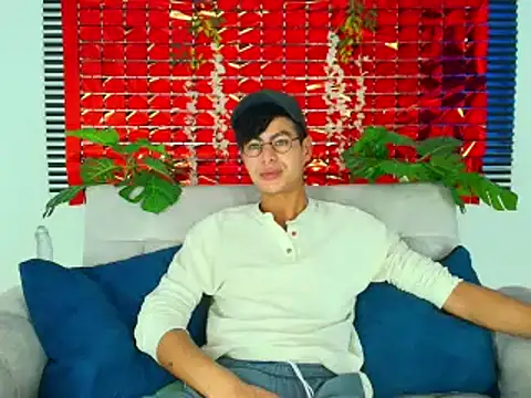 ThiiagoSaeenz online show from 12, 2, 2026