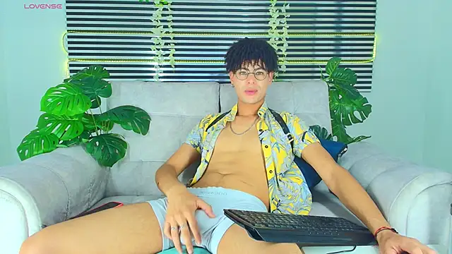 ThiiagoSaeenz online show from 19, 4, 2026