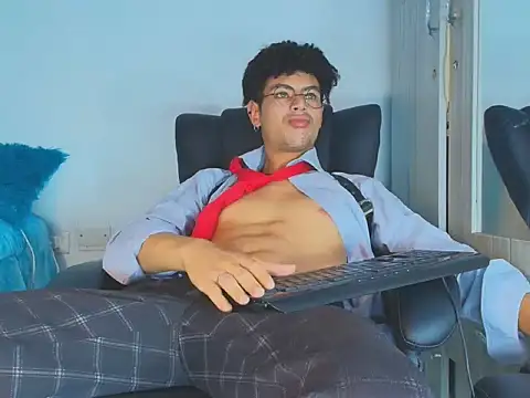 ThiiagoSaeenz online show from 10, 7, 2026