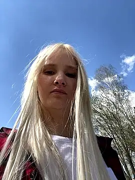 Snapshot of CrystalLili chatting on 5, 5, 2026 CrystalLili online show from 5, 5, 2026