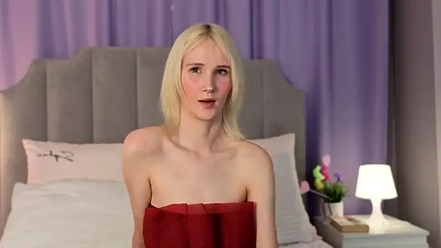 Snapshot of CrystalLili chatting on 25, 5, 2026 CrystalLili online show from 25, 5, 2026