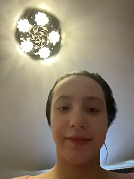 MiaTee online show from 18, 2, 2026